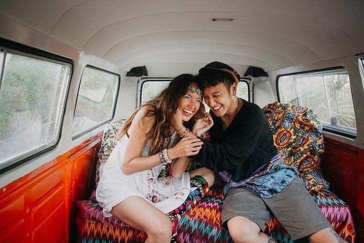 Saling Pengertian, 5 Pasangan Artis Ini Berbagi Pekerjaan Rumah
