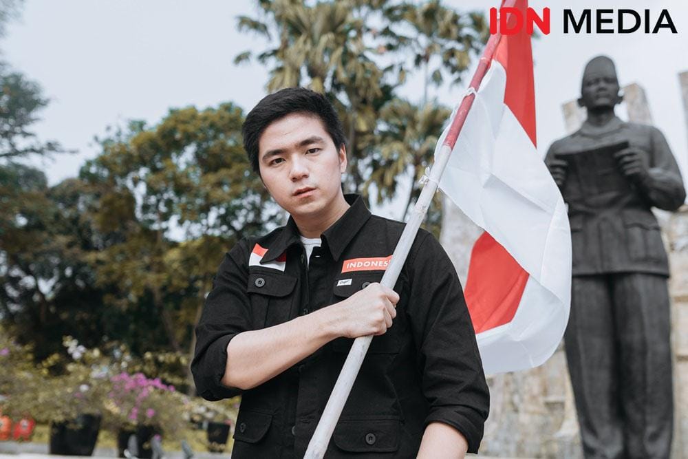 Supported by: Kemendikbud (Indonesiana), Photographer: Ismail Ibnu Pasha, Makeup: hellobeauty.id (davinastmaymua), Wardrobe: Erigo, Location: Monumen Proklamasi