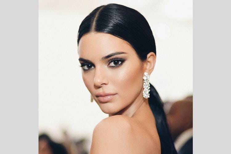 5 Gaya Makeup Kendall Jenner yang Memesona dan Bisa Jadi Inspirasi