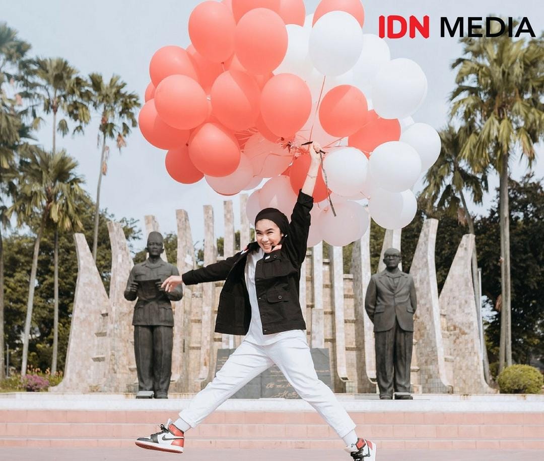 Supported by: Kemendikbud (Indonesiana),Wardrobe: Erigo, Location: Monumen Proklamasi, Make Up Artist: Giovannivika (Hellobeauty.id),Photographer: Ismail Ibnu Pasha