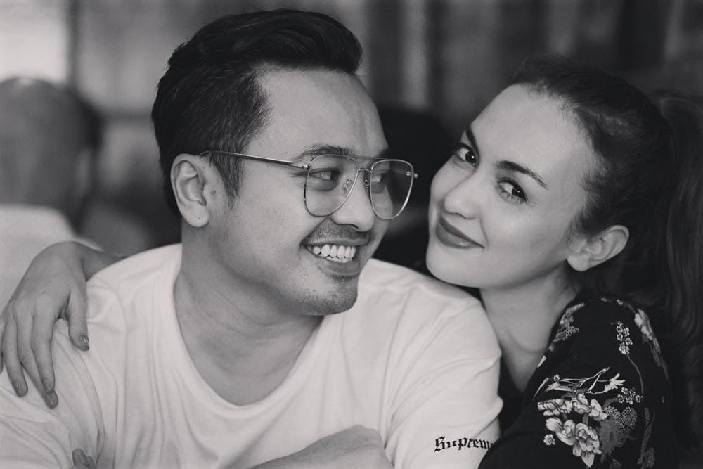 9 Tahun Menikah, Begini Kisah Cinta Rianti Cartwright dan Cassanova