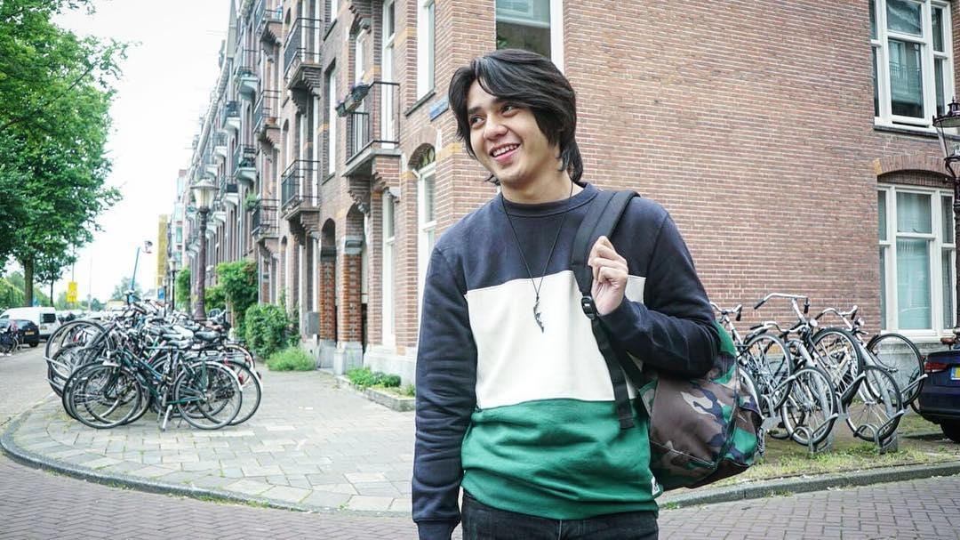 Cover Boy Hingga Punya Clothing Line, Ini Perjalanan Karier Arbani Yasiz