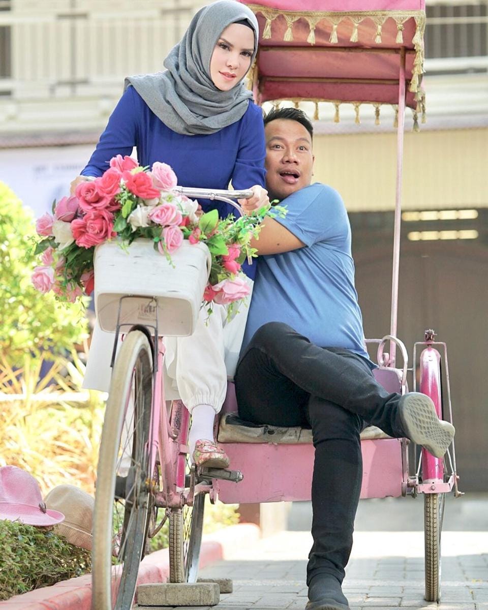 Instagram.com/vickyprasetyo777