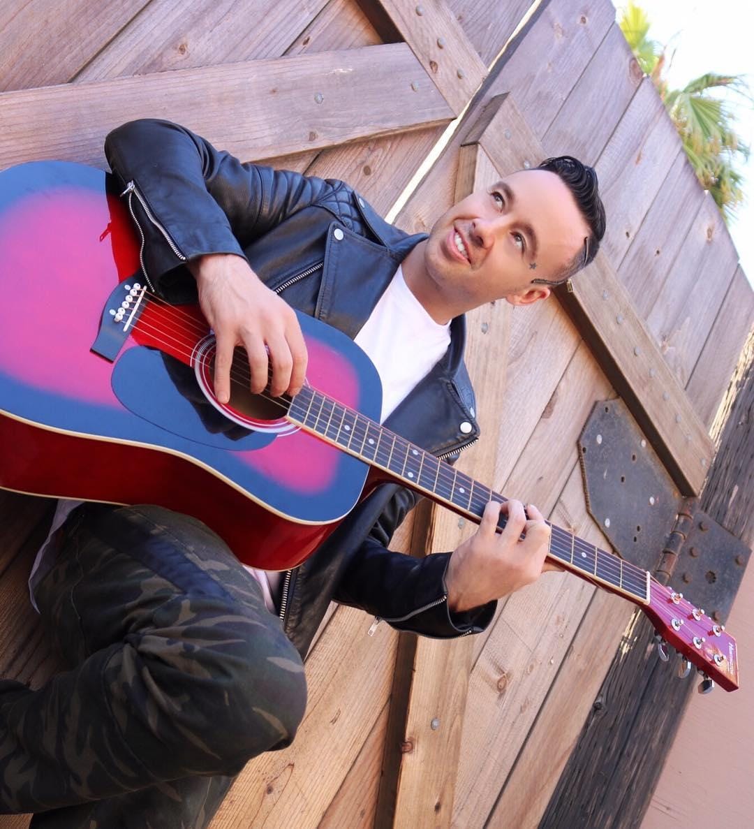 Instagram.com/jonjames