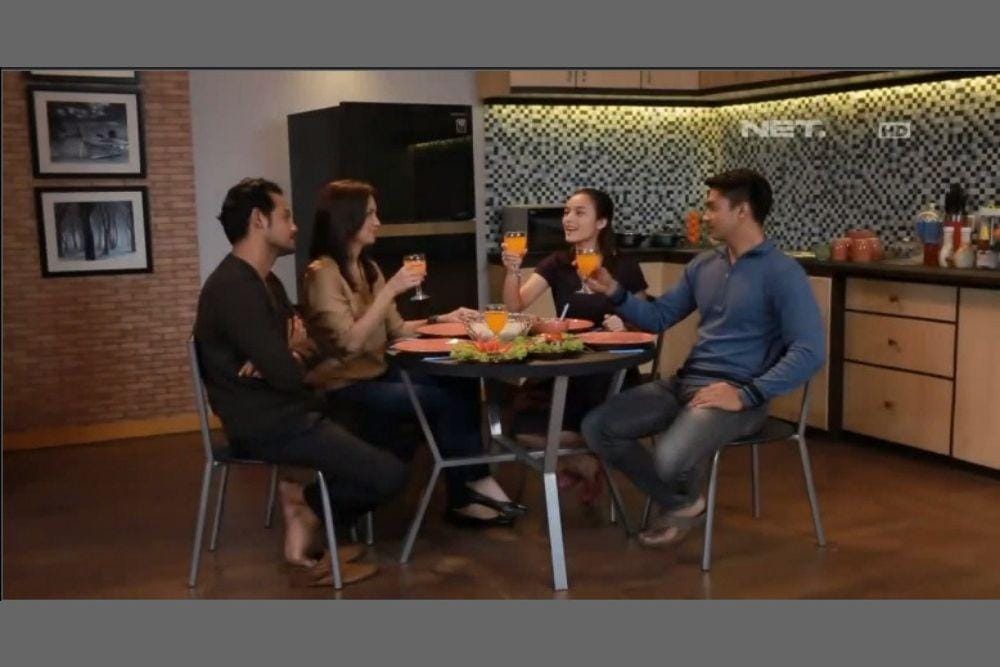 5 Sitkom dengan Akting Natural Ini Bikin Kamu Nostalgia Sambil Ketawa