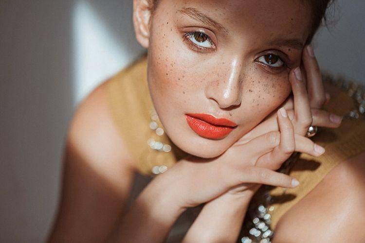 intothegloss.com
