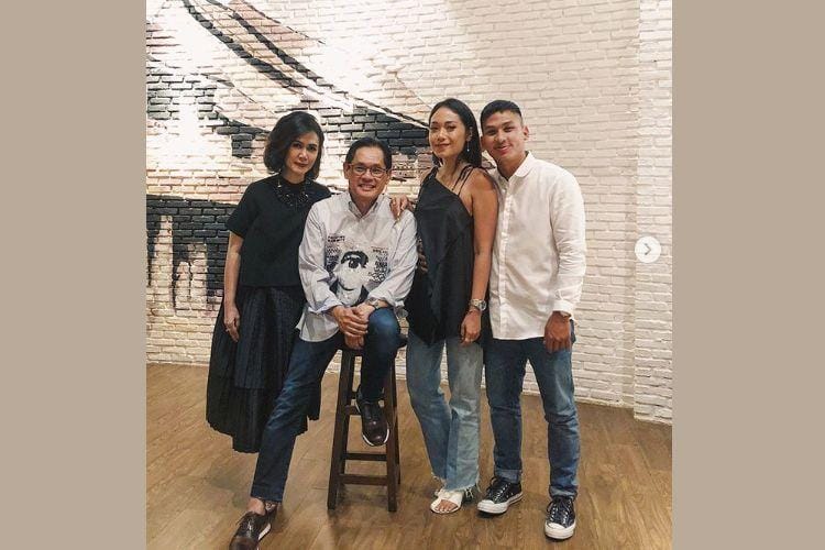 instagram.com/ayladimitri