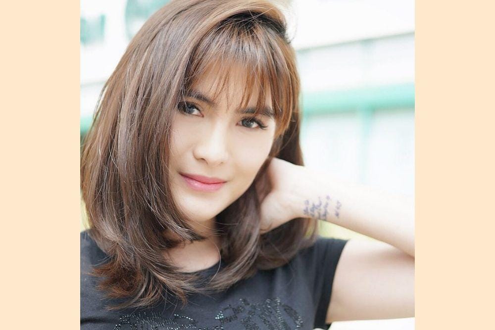 instagram.com/angelalee87