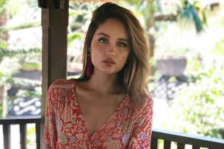 Instagram.com/@claurakiehl