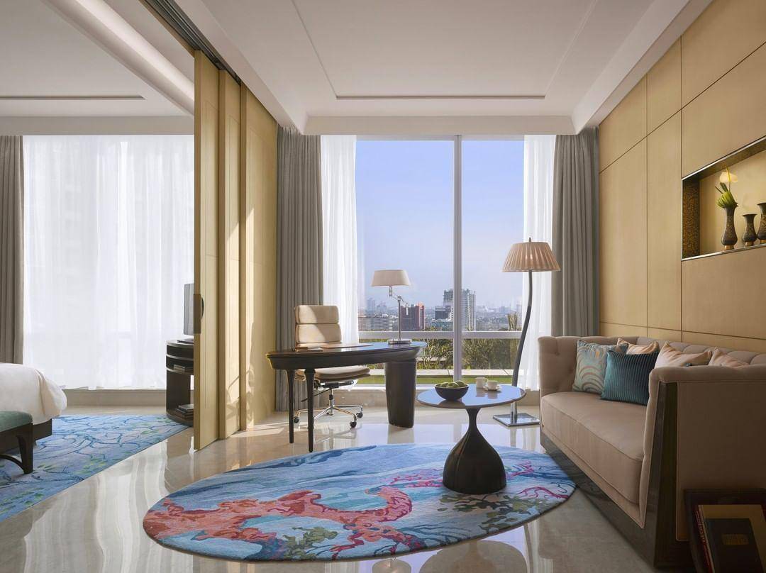 Instagram.com/raffleshoteljakarta