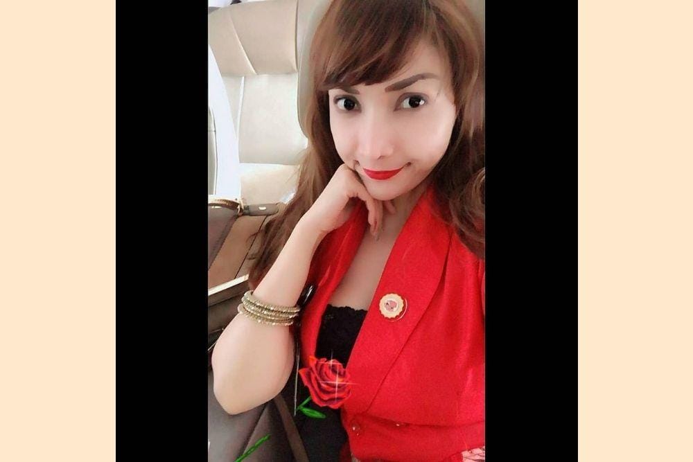 instagram.com/roro.fitria1989