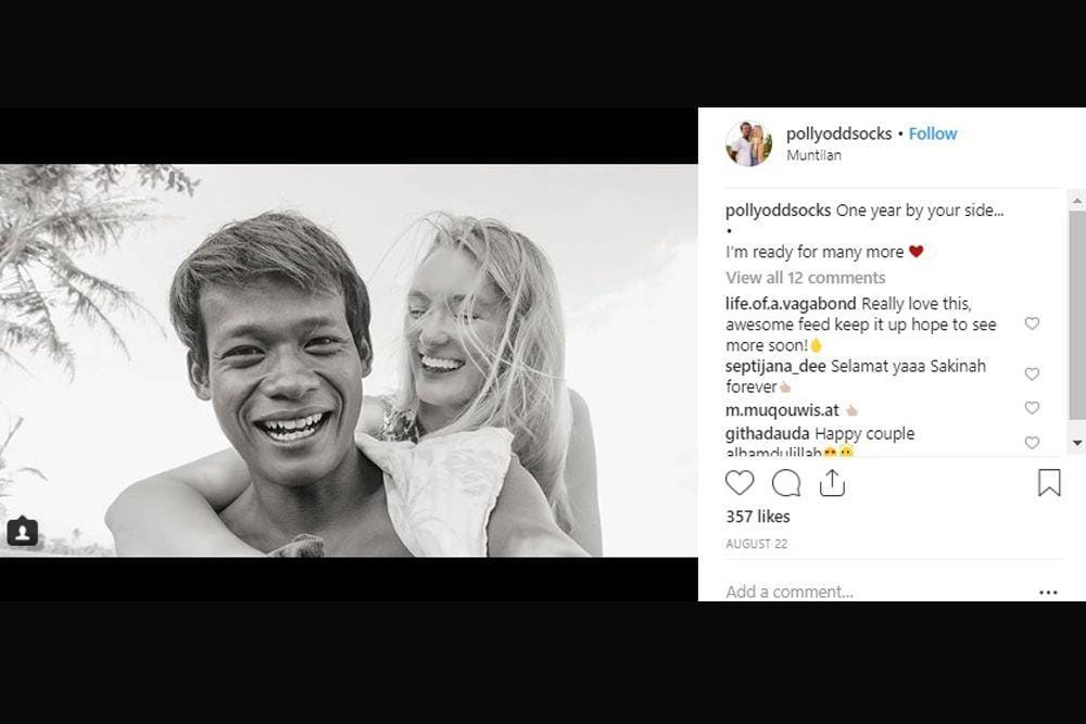 Instagram.com/pollyoddsocks