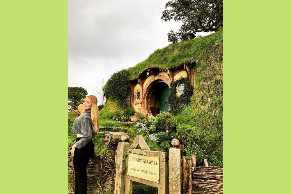 instagram.com/pollyoddsocks