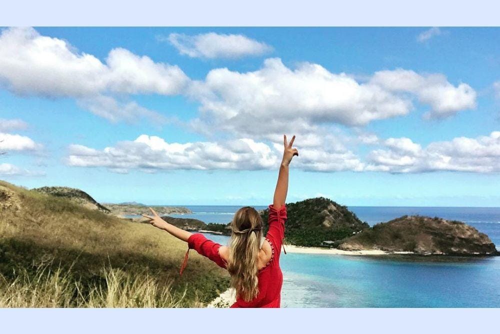 instagram.com/pollyoddsocks