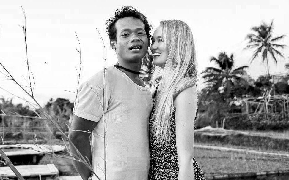 Instagram.com/pollyoddsocks