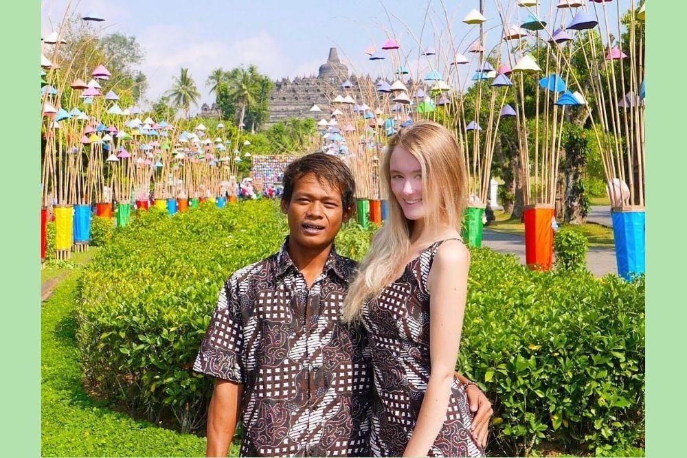 instagram.com/pollyoddsocks