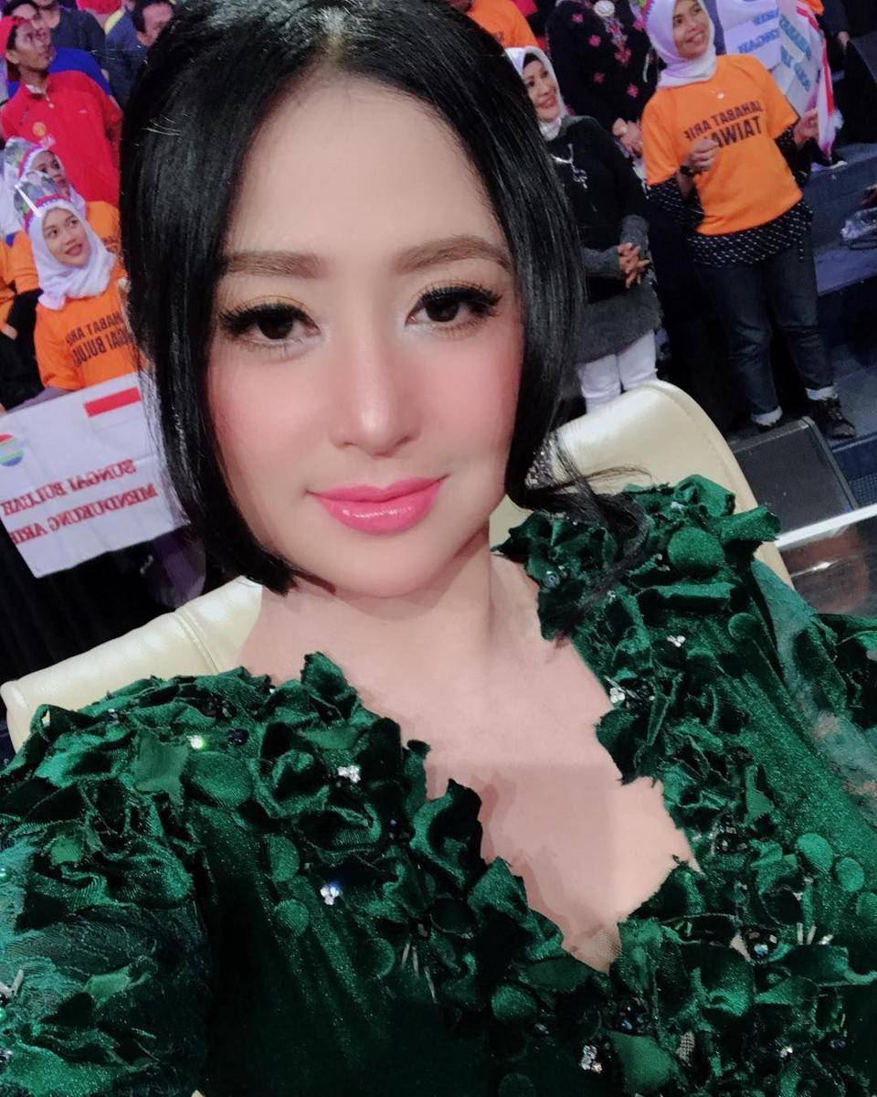 instagram.com/dewiperssikreal