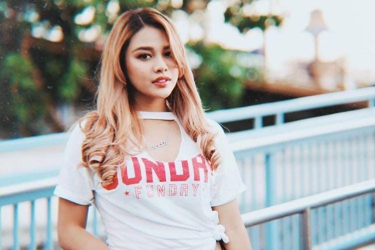 Instagram.com/@aurelie.hermansyah