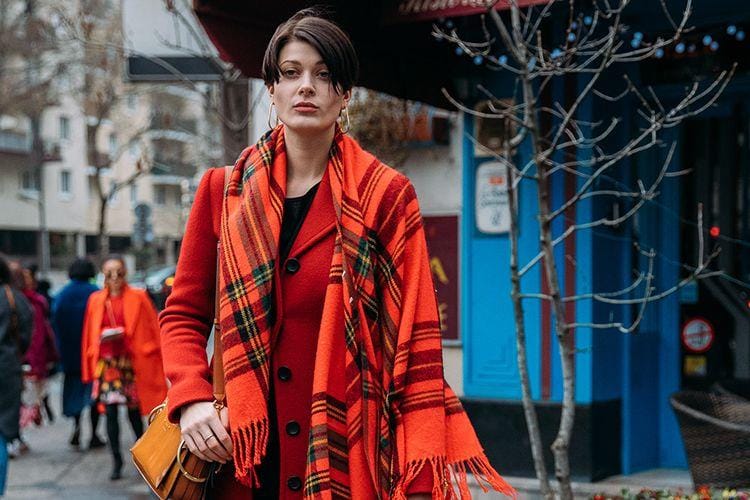 #PopbelaOOTD: Sempurnakan Look Kamu dengan Syal yang Keren Ini