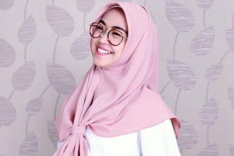 instagram.com/riaricis1795