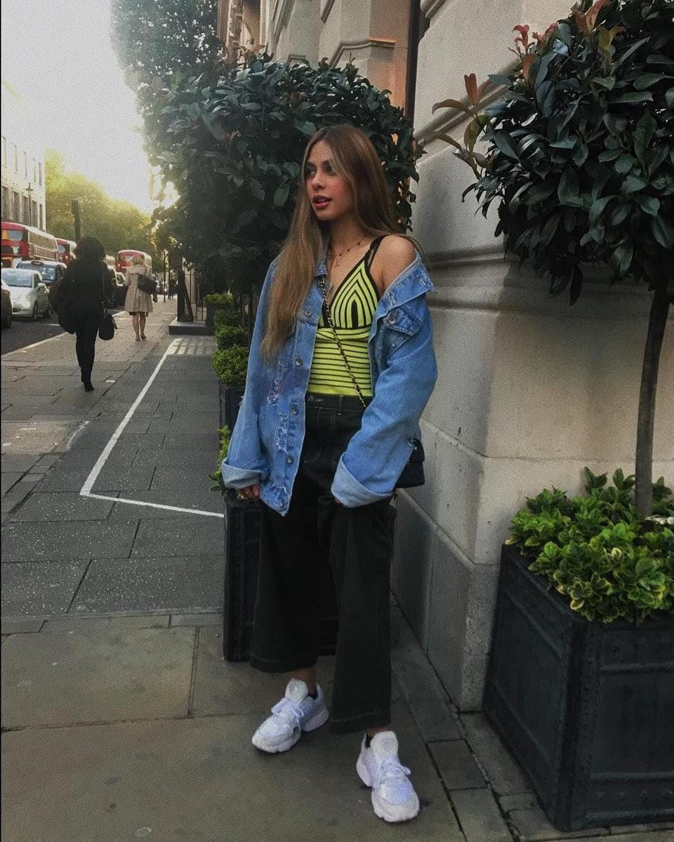 Instagram.com/valerieethomas