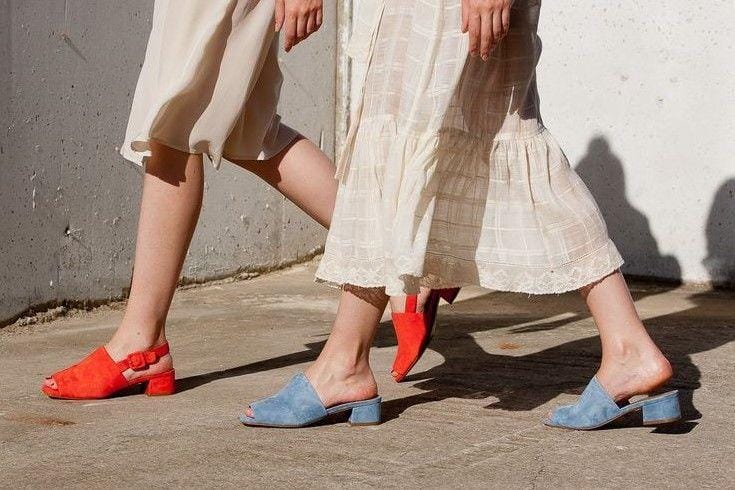 Agar Tetap Awet, Begini Cara Membesihkan Sepatu Suede Kesayanganmu