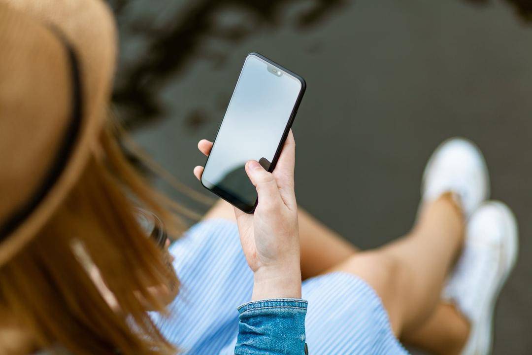 pexels.com/george dolgikh