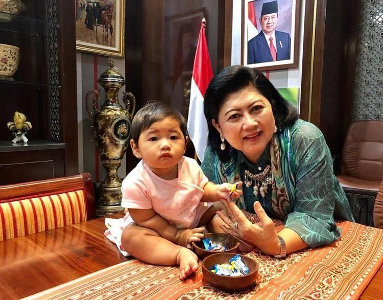 Instagram.com/aniyudhoyono