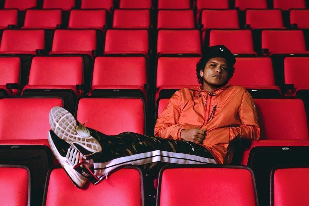 Instagram.com/brunomars