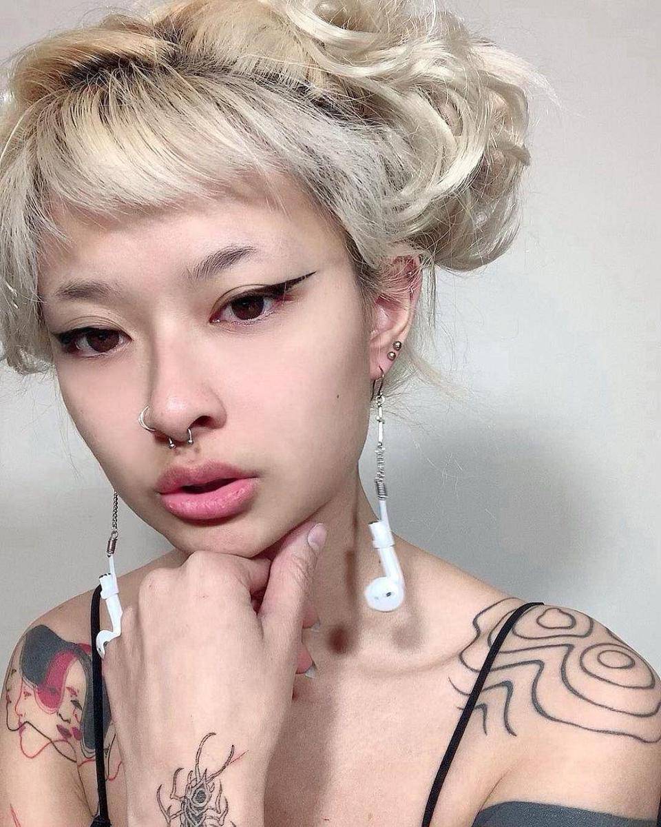 instagram.com/deadanimemom