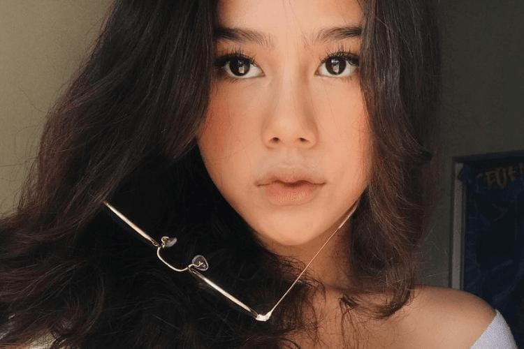 instagram.com/@cakecaine