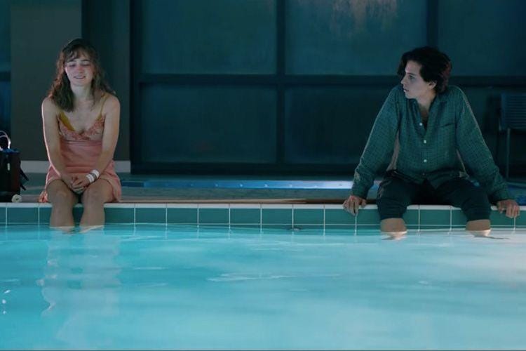 Review Film: Five Feet Apart, Dilarang Dekat Karena Penyakit Langka