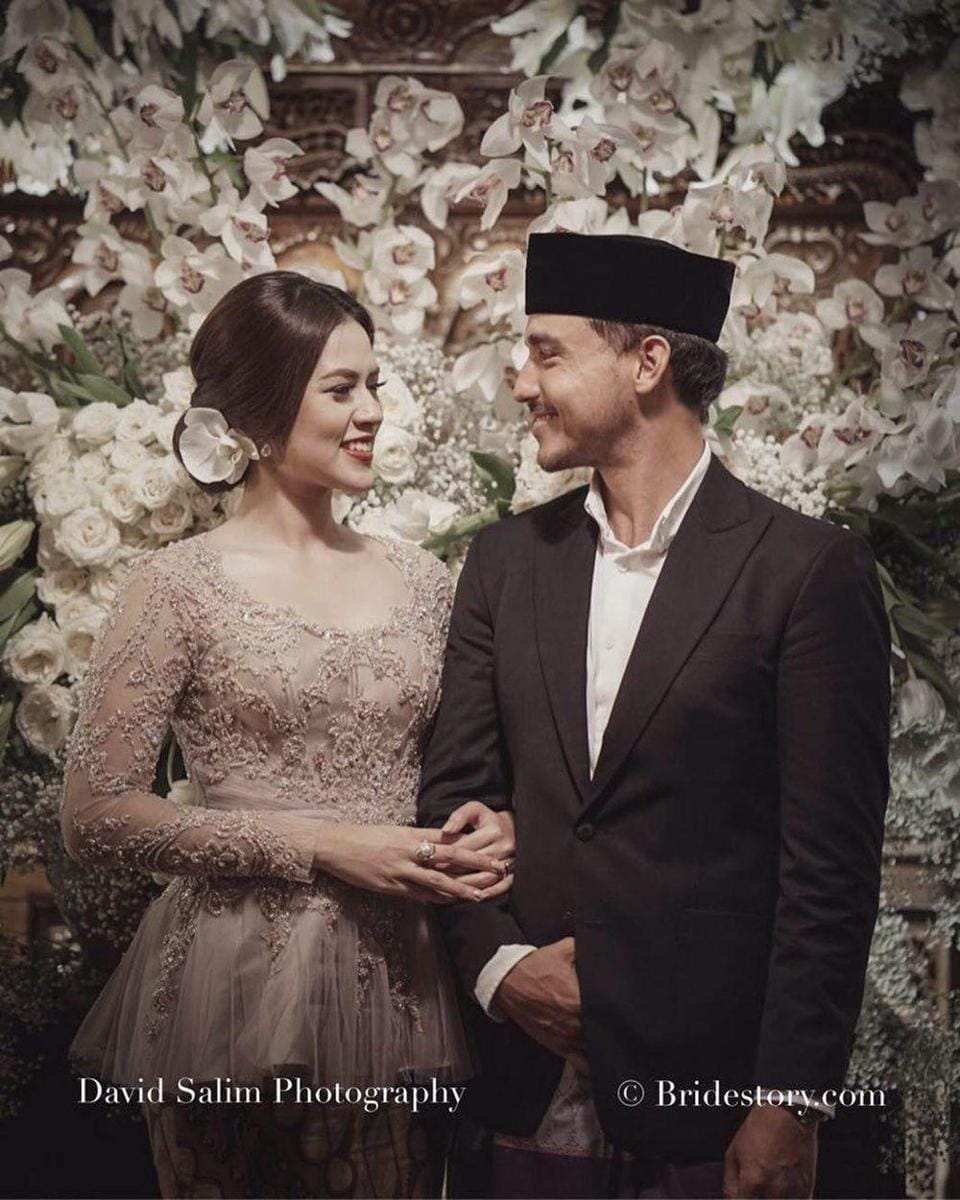Instagram @thebridestory