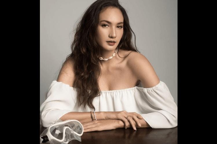 Instagram.com/@nadinelist