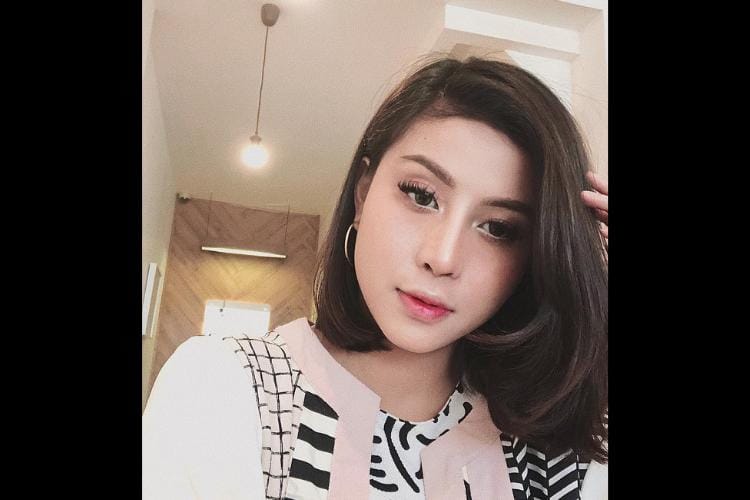 Instagram.com/@awkarin