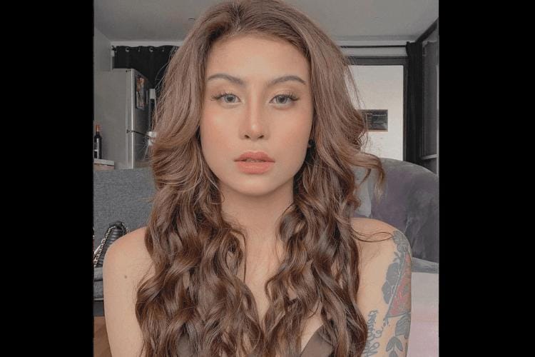 Instagram.com/@awkarin