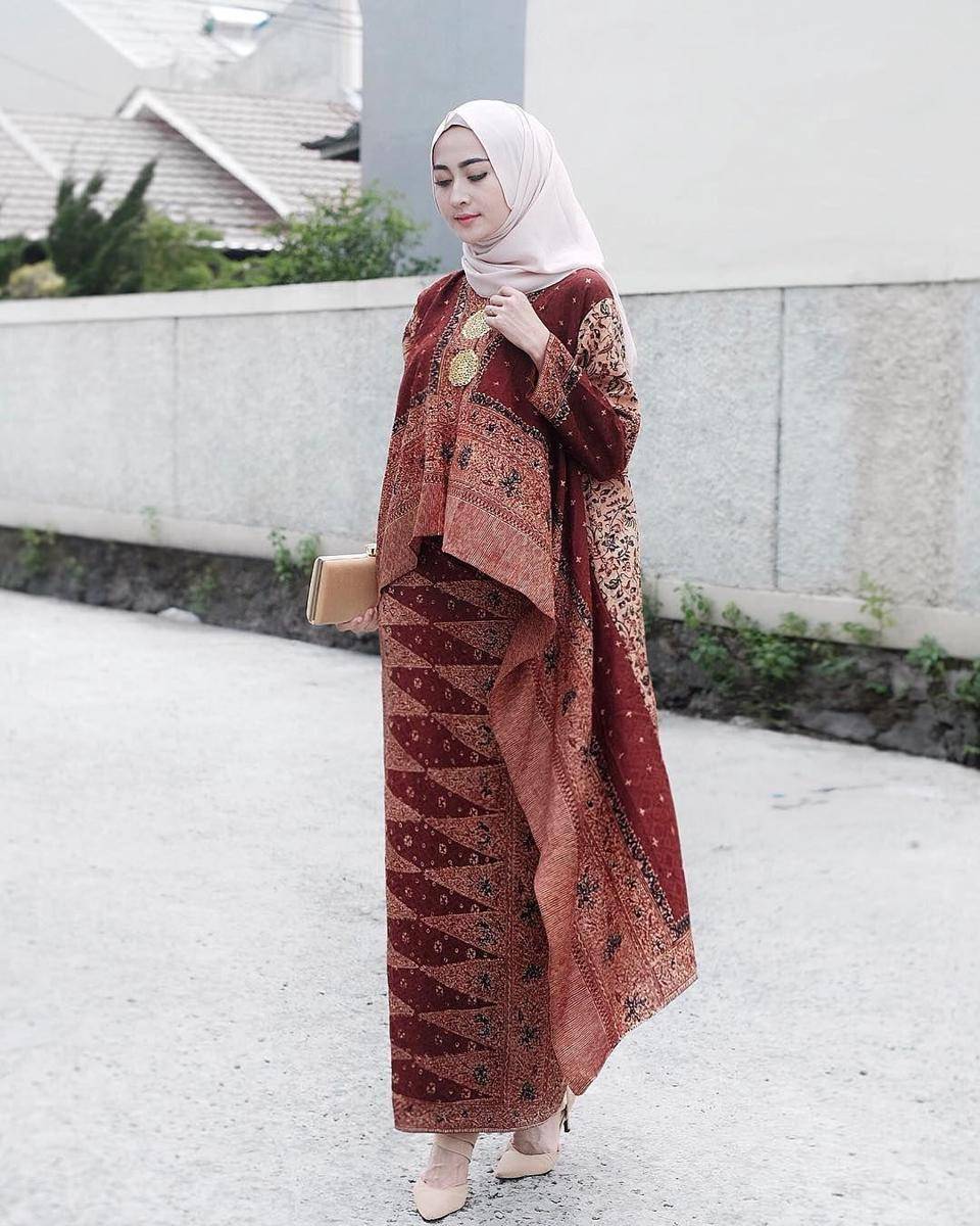 Instagram.com/sittiashari