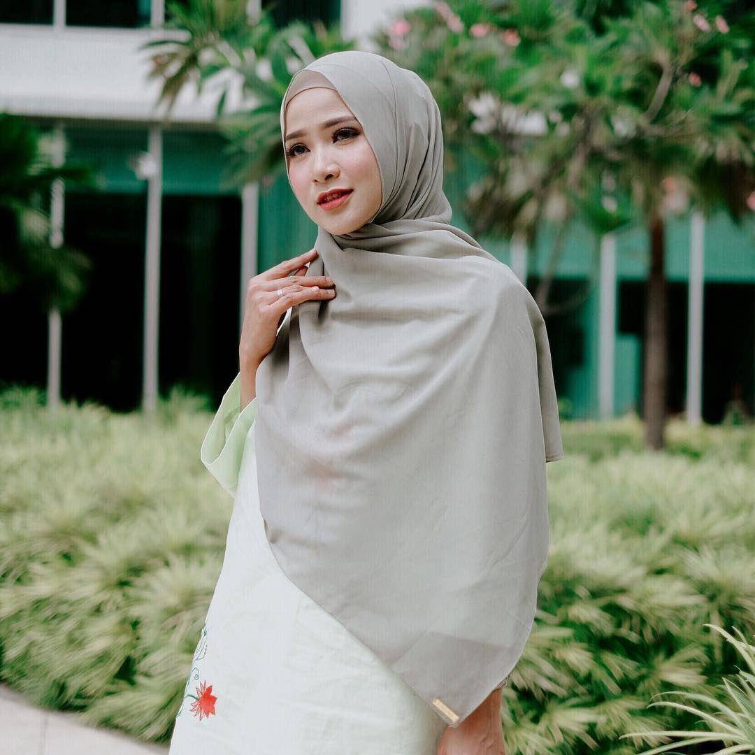 Instagram.com/ussiyfauziah