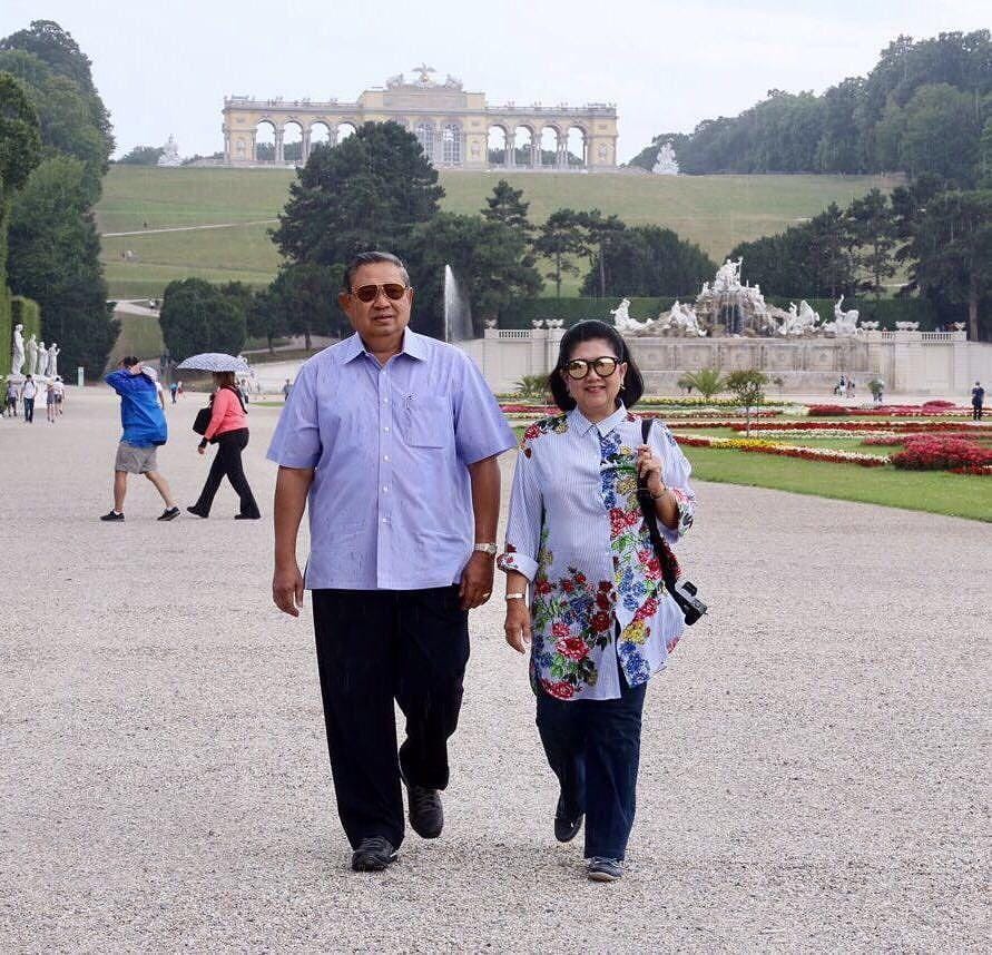 Instagram.com/@aniyudhoyono