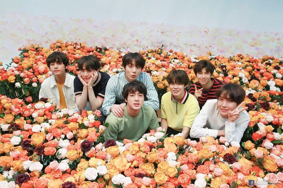 15 Inspirasi Foto Grup dari BTS yang Bisa Kita Tiru