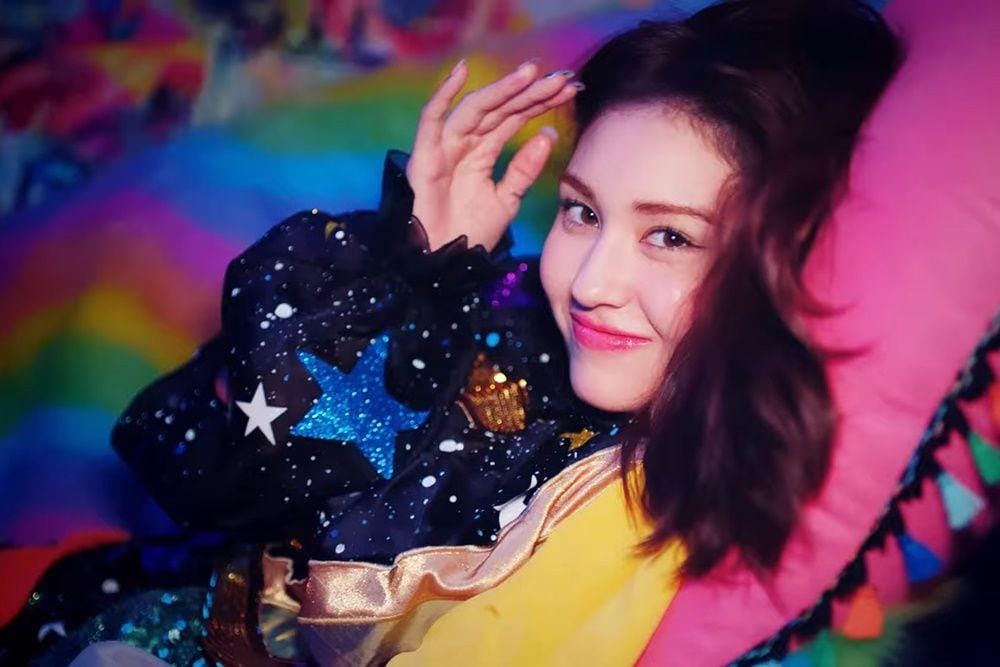 Lirik Lagu 'Birthday' Jeon Somi dan Artinya 