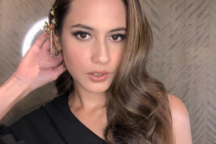 Instagram.com/@pevpearce