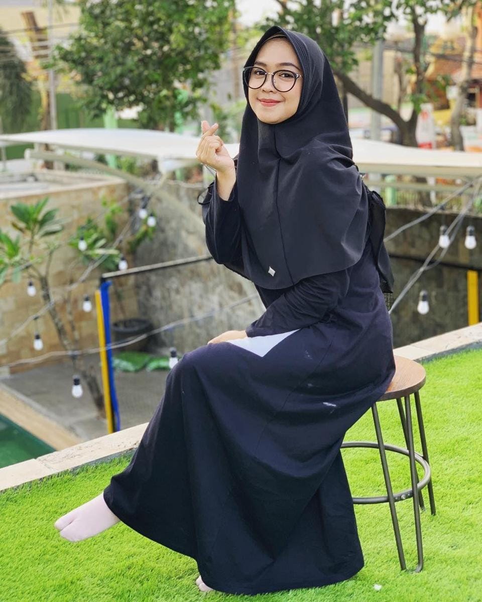 Instagram.com/riaricis1795