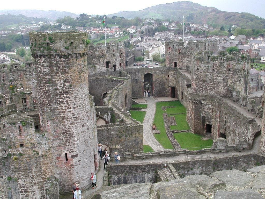 castlewales.com
