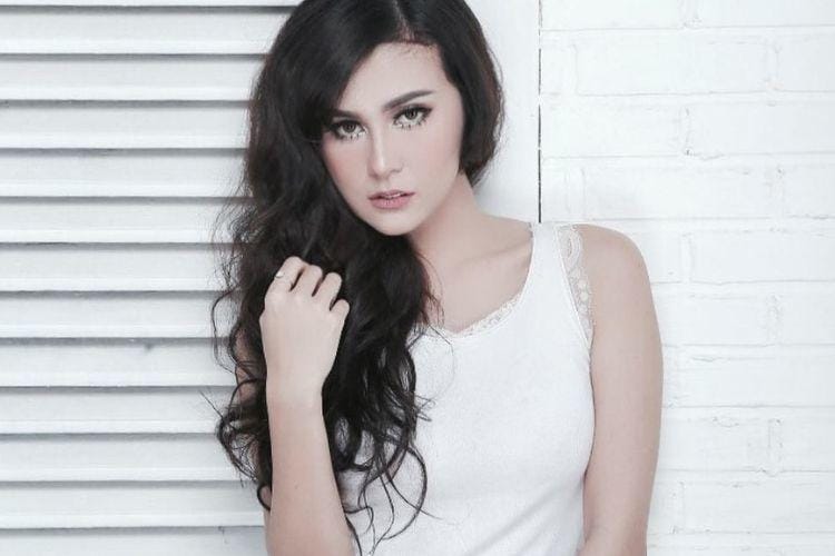 Instagram.com/@vicymelanie