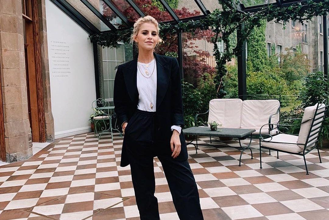 #PopbelaOOTD: Saat Bingung, Blazer Hitam Bisa Diandalkan!