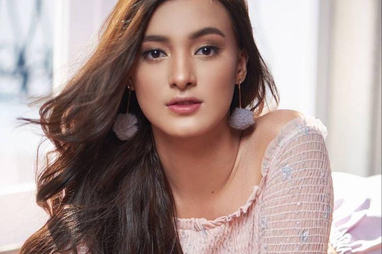 Instagram.com/@mawar_eva