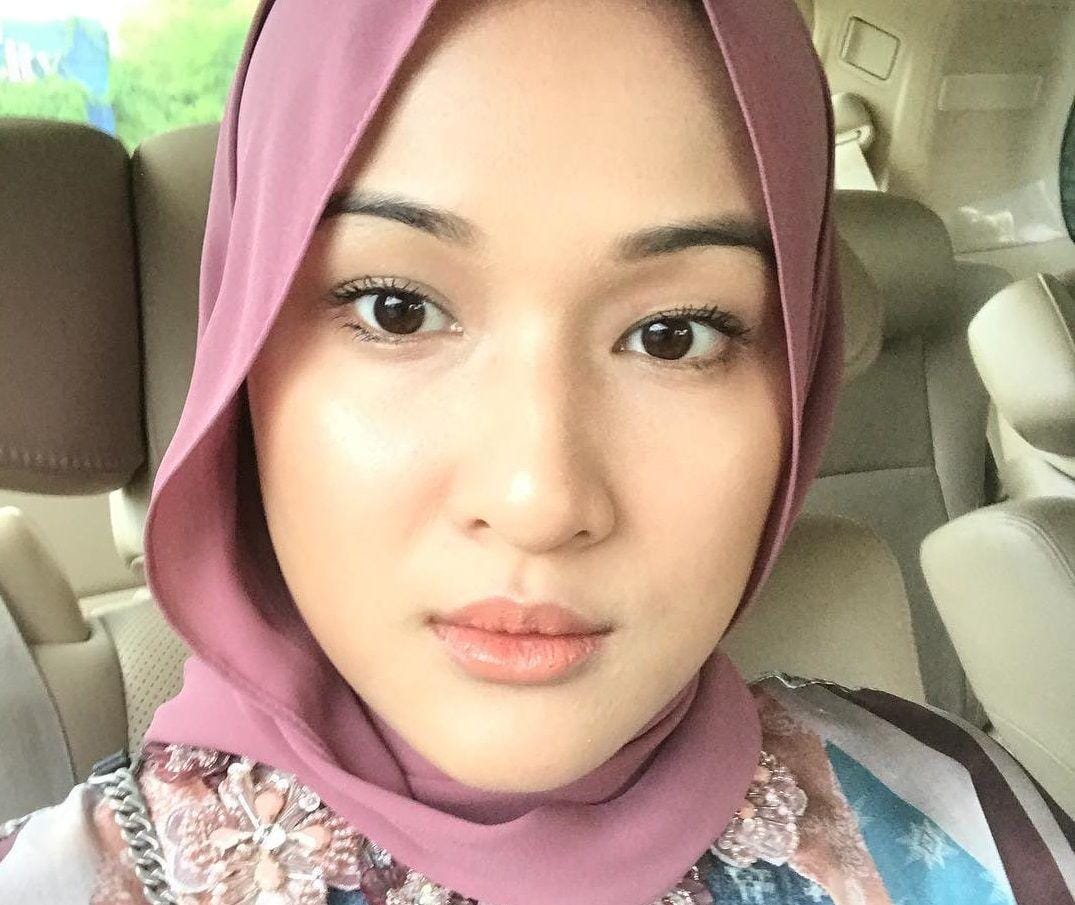 Instagram.com/haniszalikha