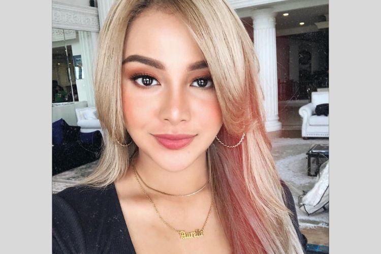 Instagram.com/@aurelie.hermansyah