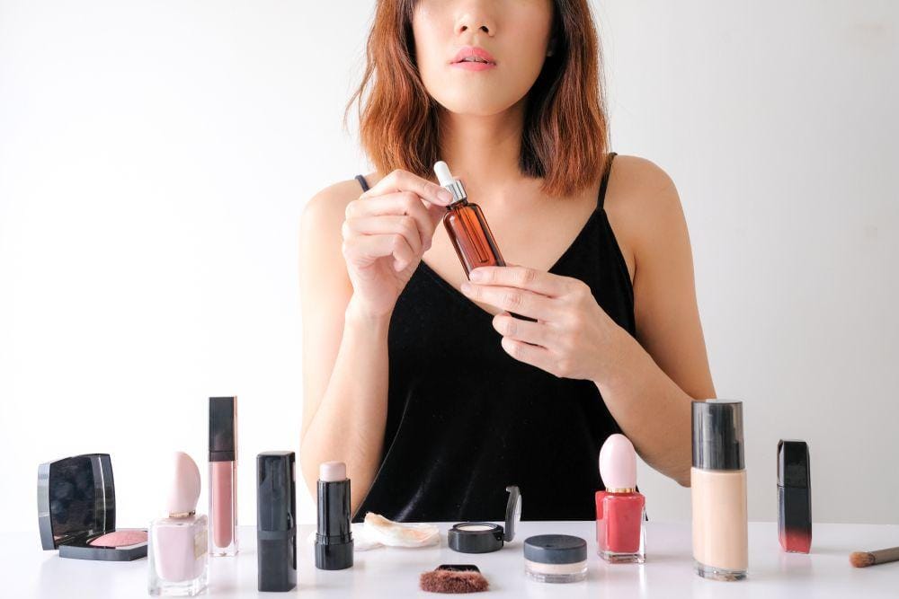 shutterstock.com/paullynn